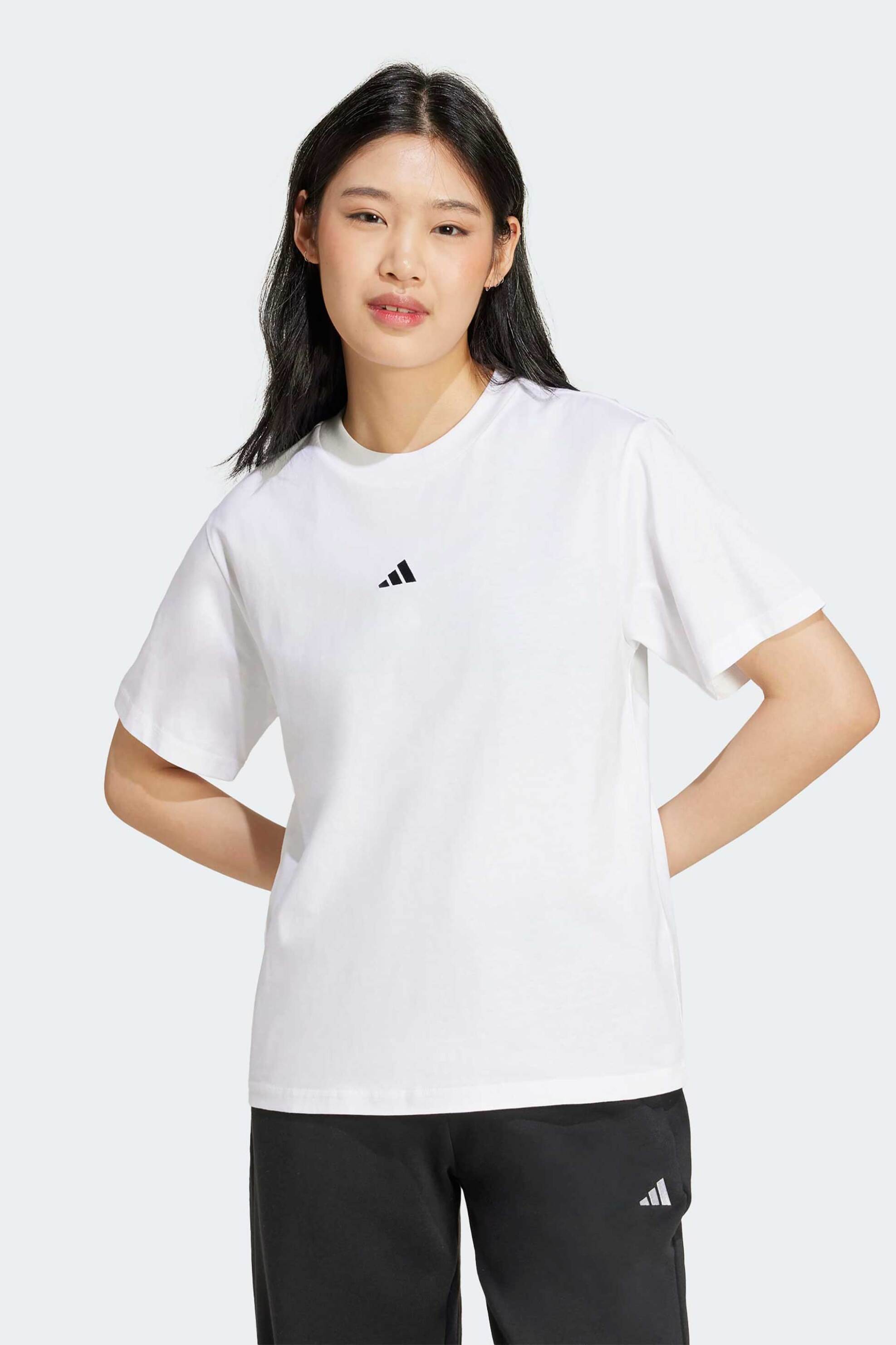 Adidas γυναικείο T-shirt Regular Fit "Essentials Small Logo"