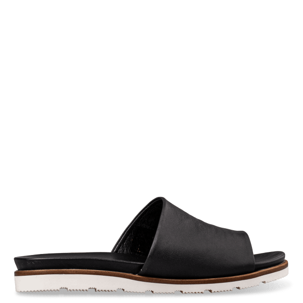 FLAT SANDALS