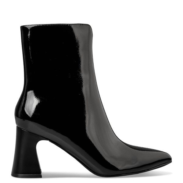 SHINY POINTY BOOTIES