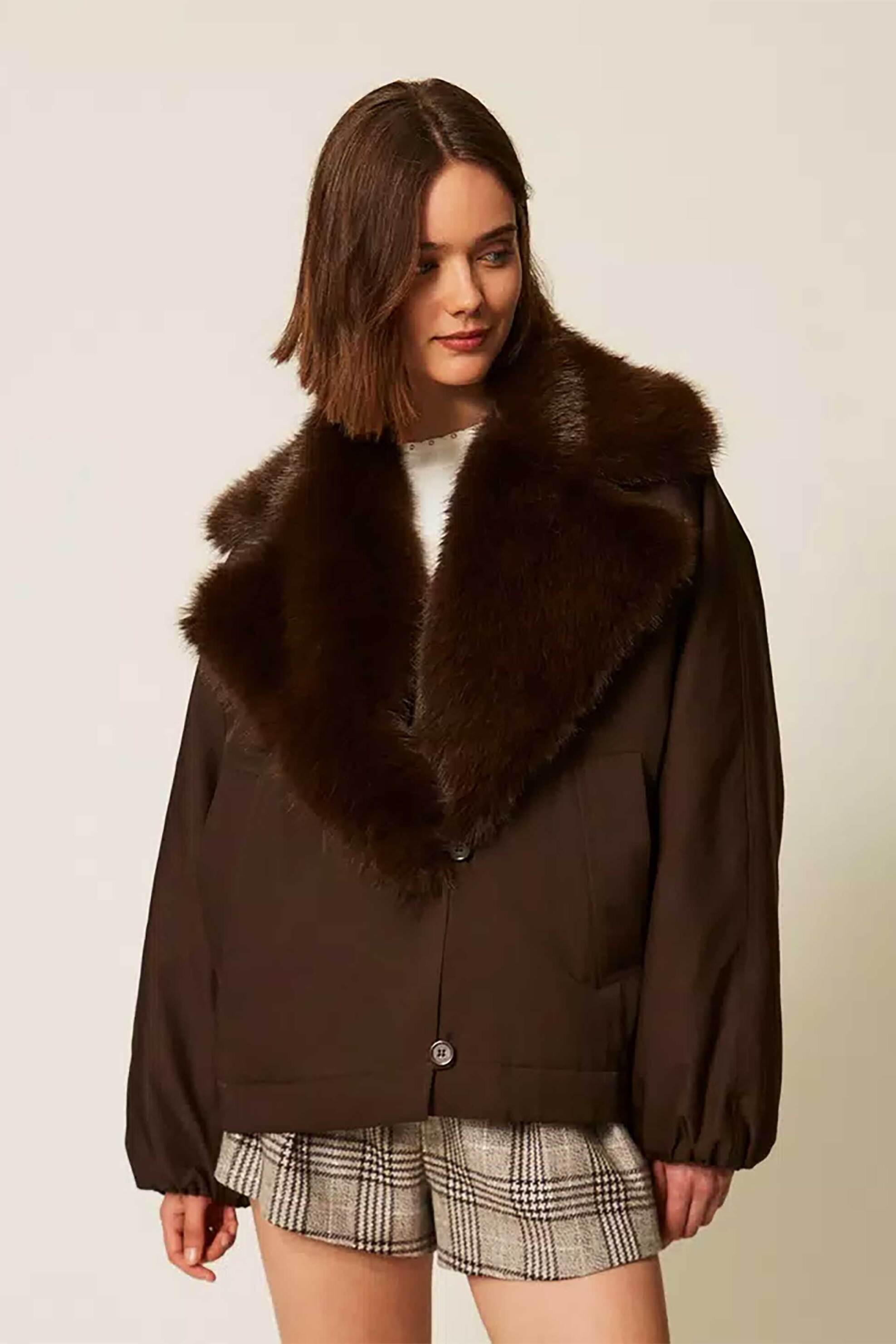 Twinset γυναικείο jacket με καπαρτινέ ύφασμα και faux fur γιακά