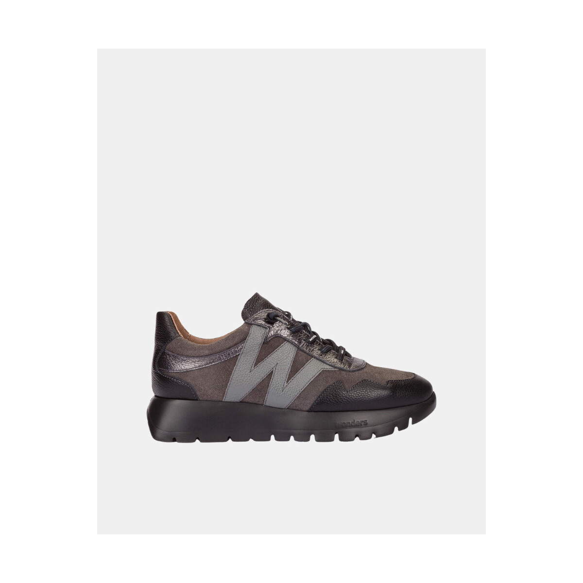 Sneakers Wonders A 24110