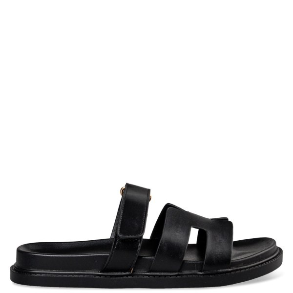 FLAT SANDALS