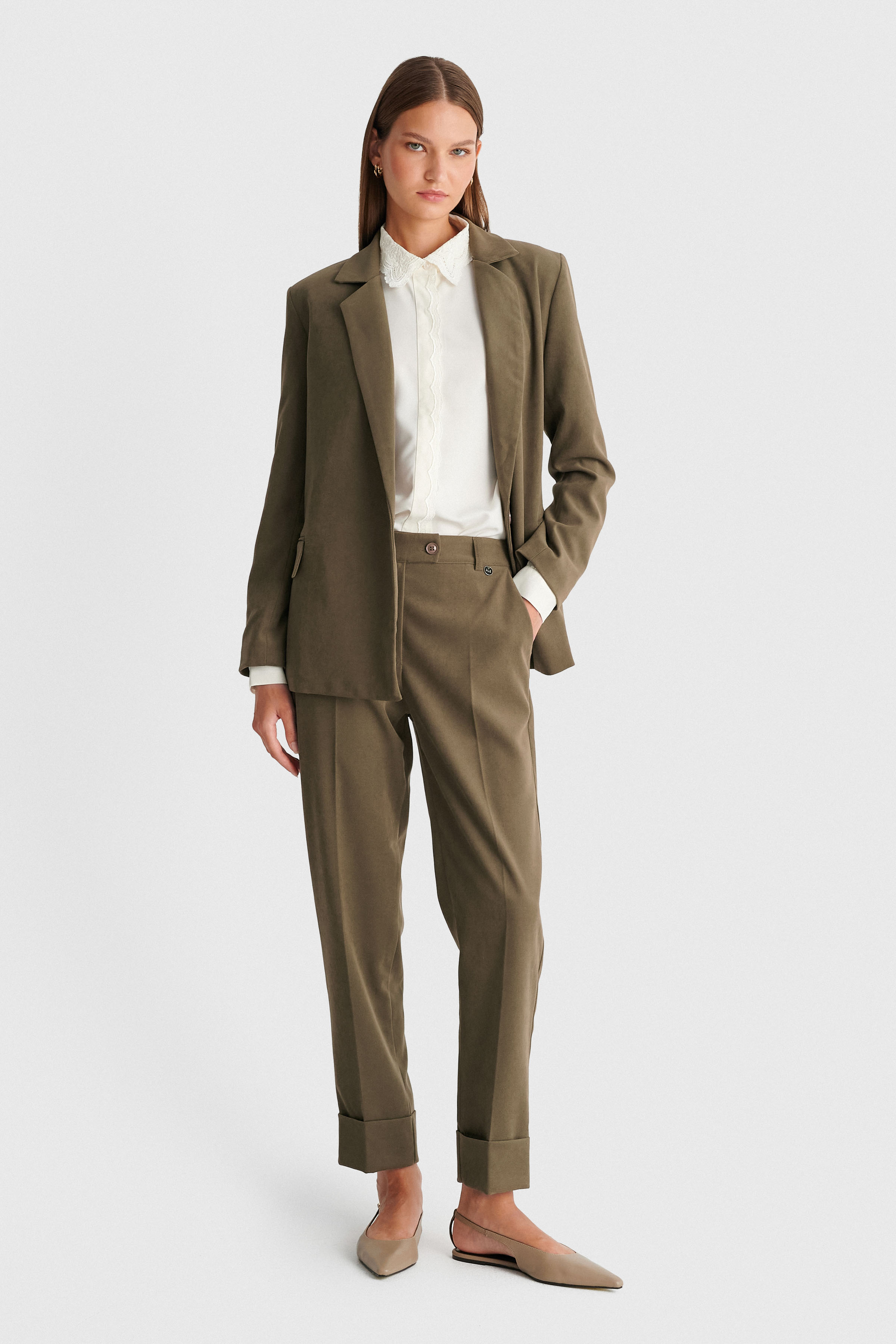 Παντελόνι σε tapered tailored γραμμή - Λαδί