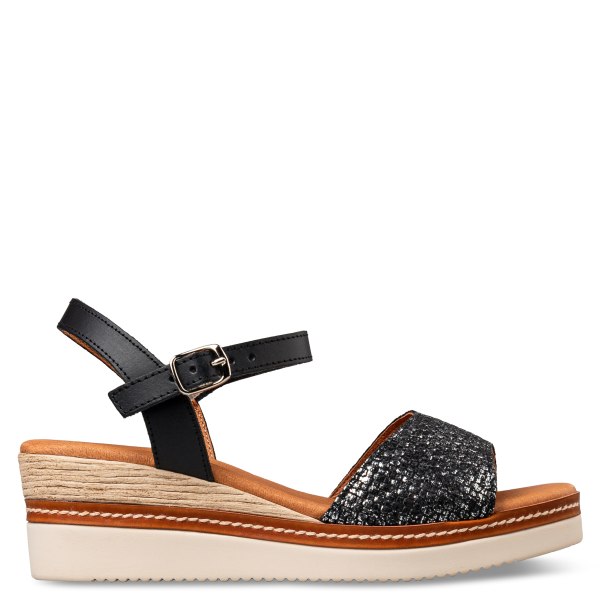 PLATFORM SANDALS
