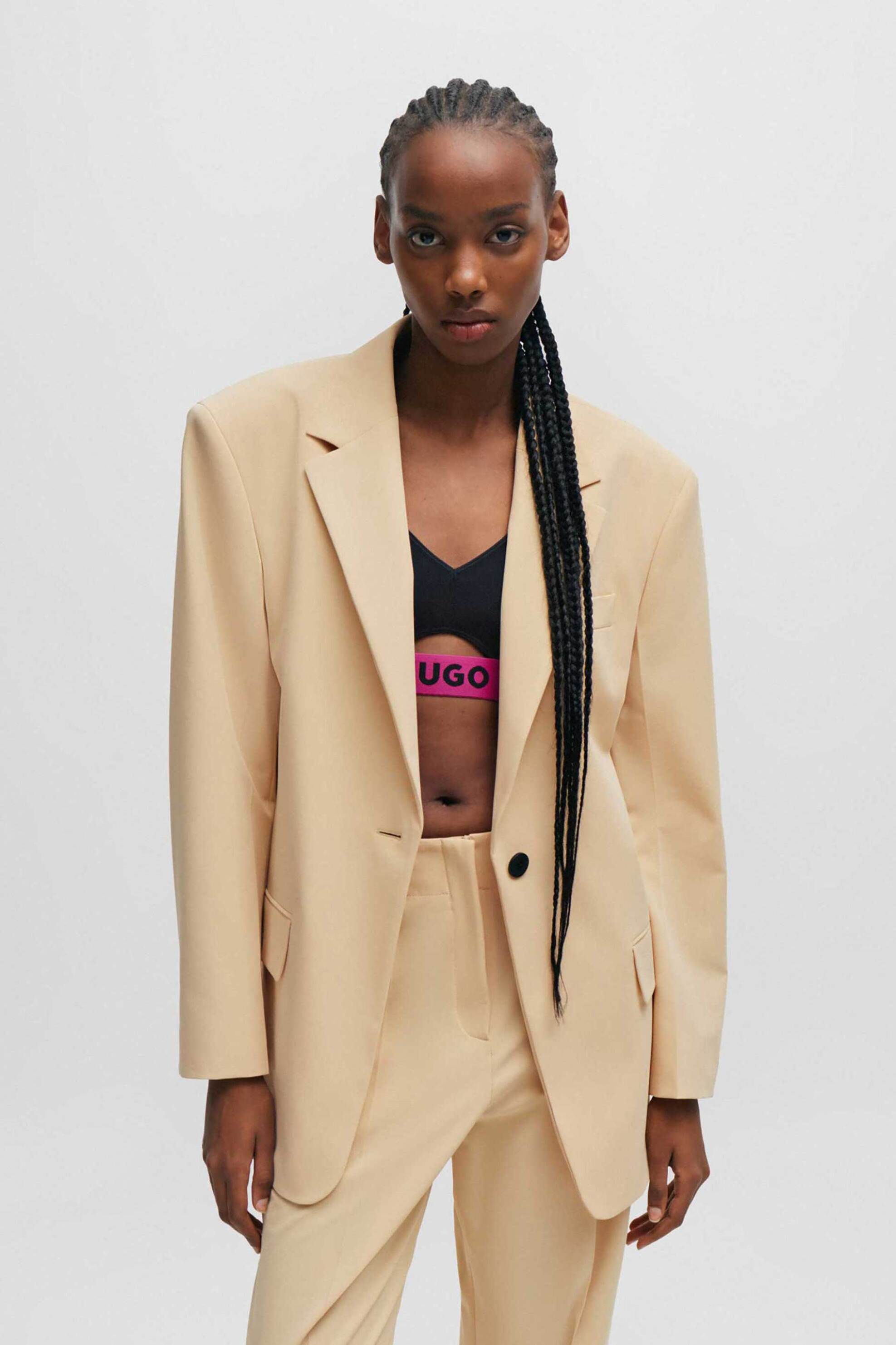 Hugo Boss γυναικείο σακάκι μονόχρωμο με contrast logo patch πίσω "Αgura"