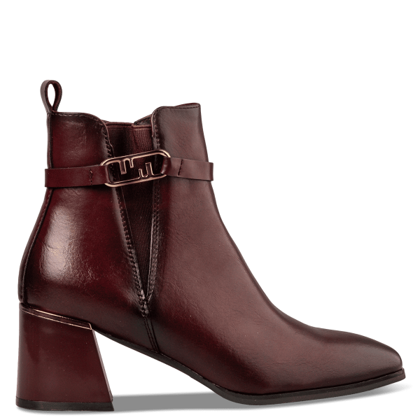 ANKLE BOOTS