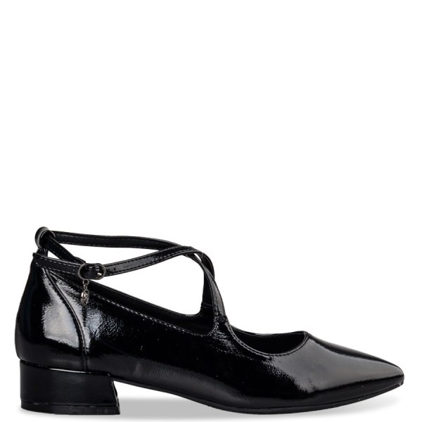LOW-HEEL PUMPS