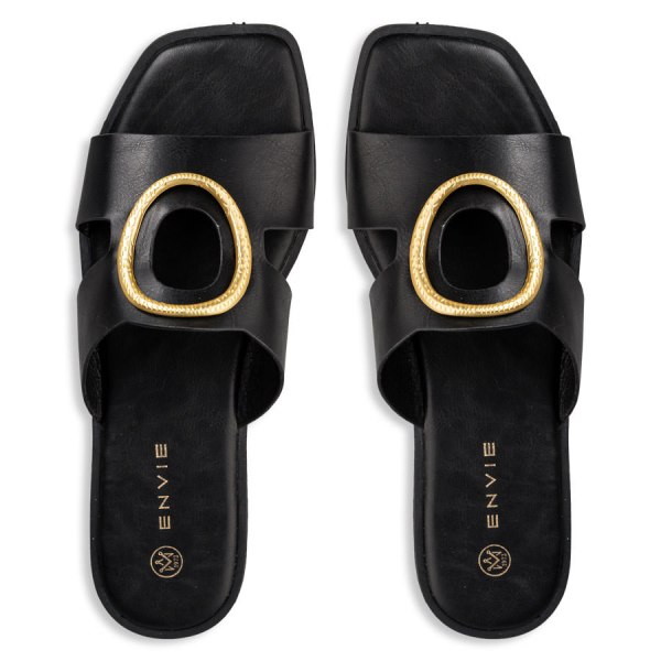 FLAT SANDALS