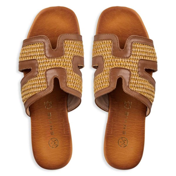 FLAT SANDALS
