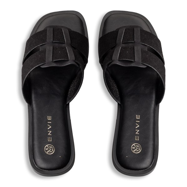 FLAT SANDALS