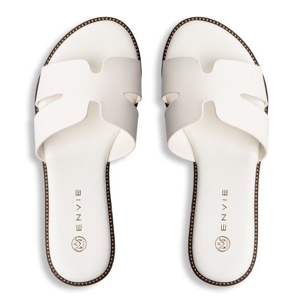 FLAT SANDALS