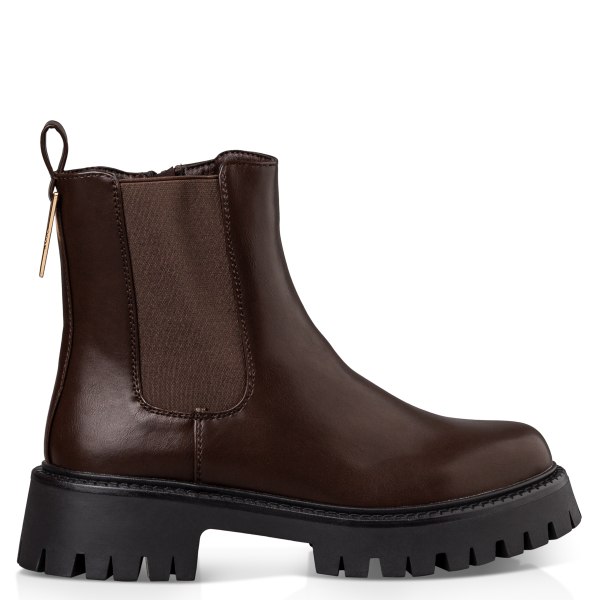 CHELSEA BOOTS