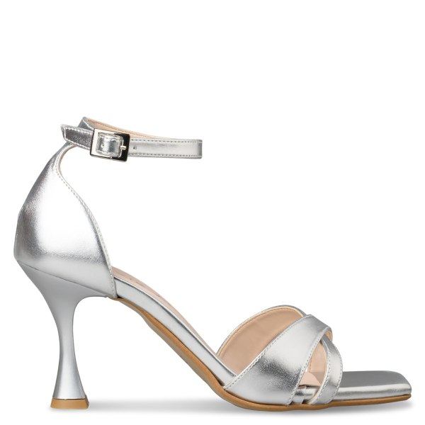 FLARED HEEL SANDALS