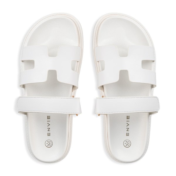 FLAT SANDALS