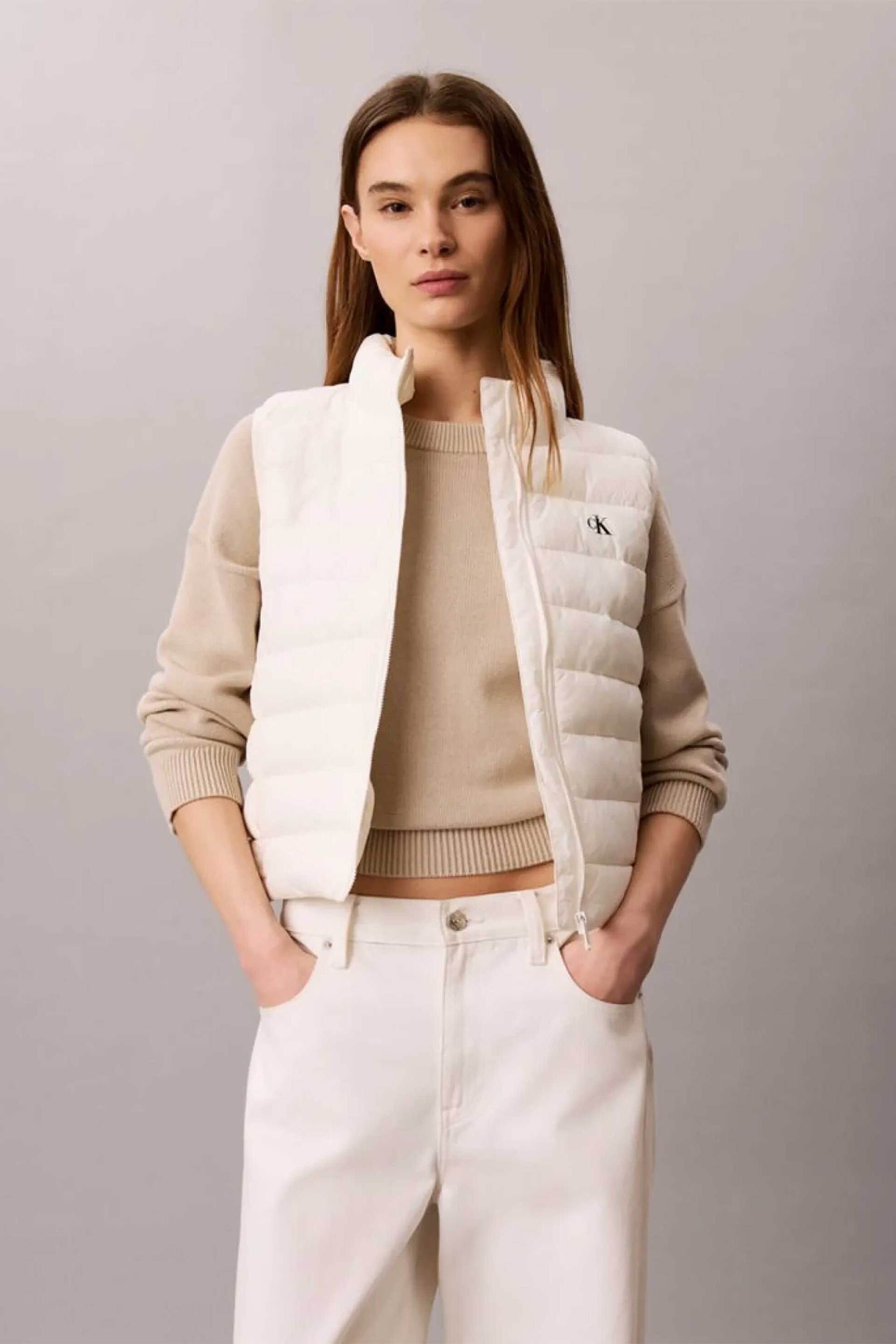 Calvin Klein Jeans γυναικείο αμάνικο μπουφάν καπιτονέ με monogram