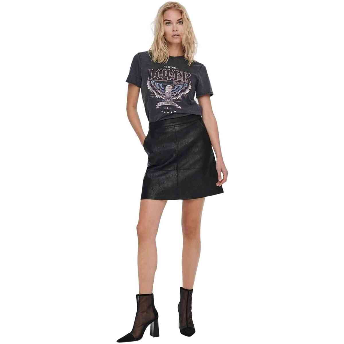 T-shirt με κοντά μανίκια Only 15215721-BLACKLOVER