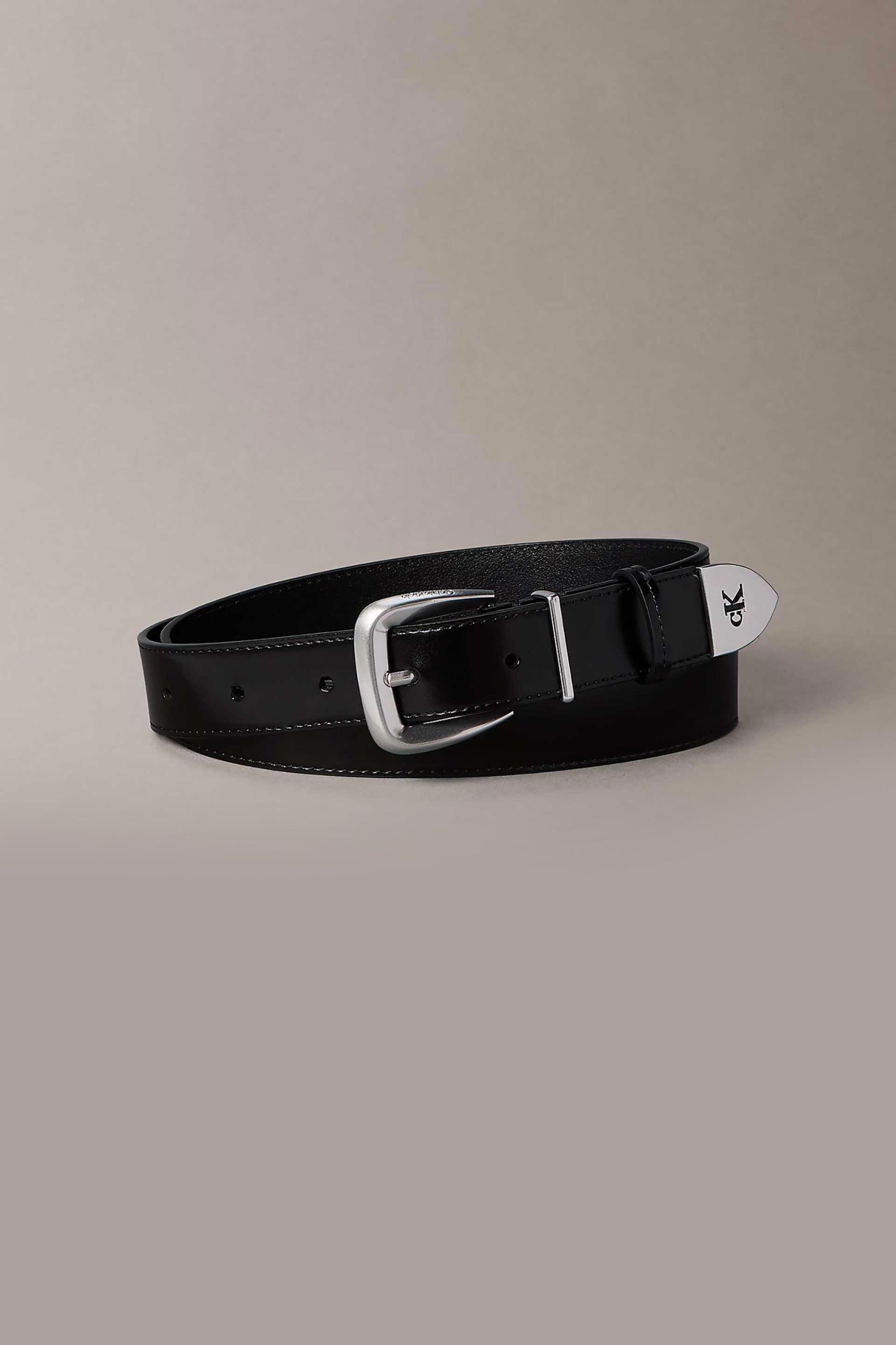 Calvin Klein Jeans γυναικεία δερμάτινη ζώνη με μεταλλική αγκράφα και monogram