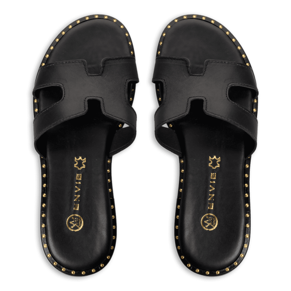 FLAT SANDALS
