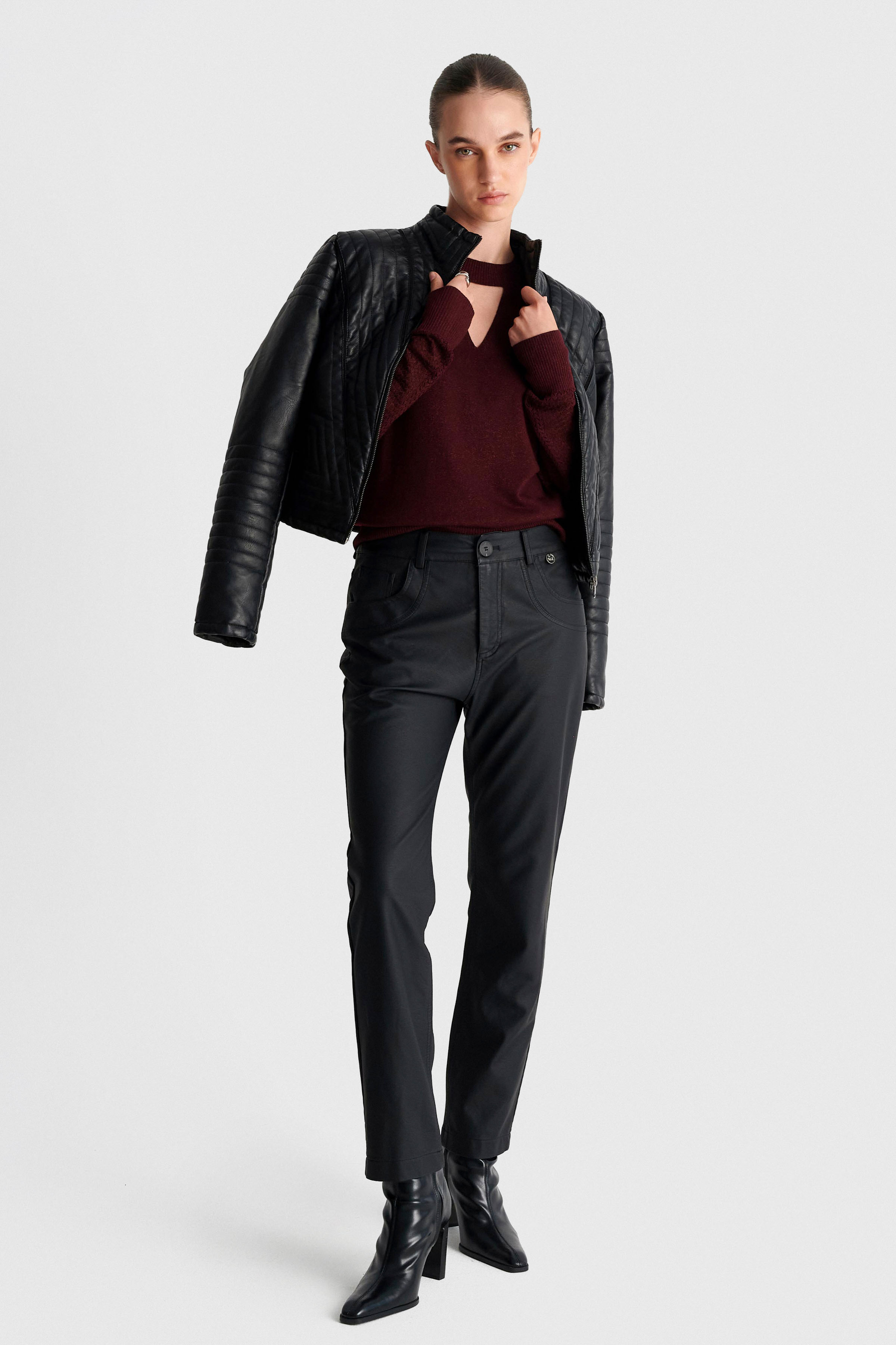 Μπλόυζα πλεκτή με cut-out - BURGUNDY