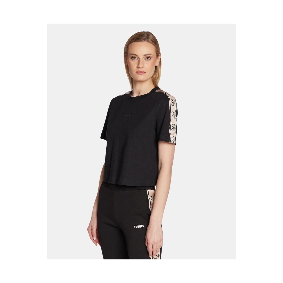 T-shirt με κοντά μανίκια Guess V3RI08 I3Z14
