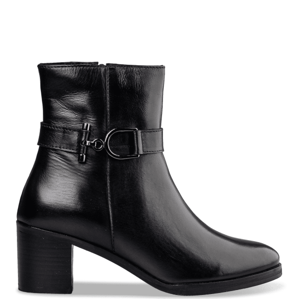 ANKLE BOOTS