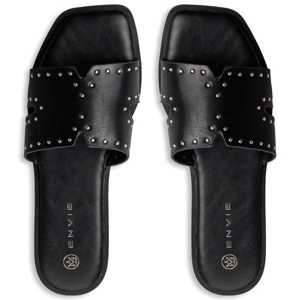 FLAT SANDALS